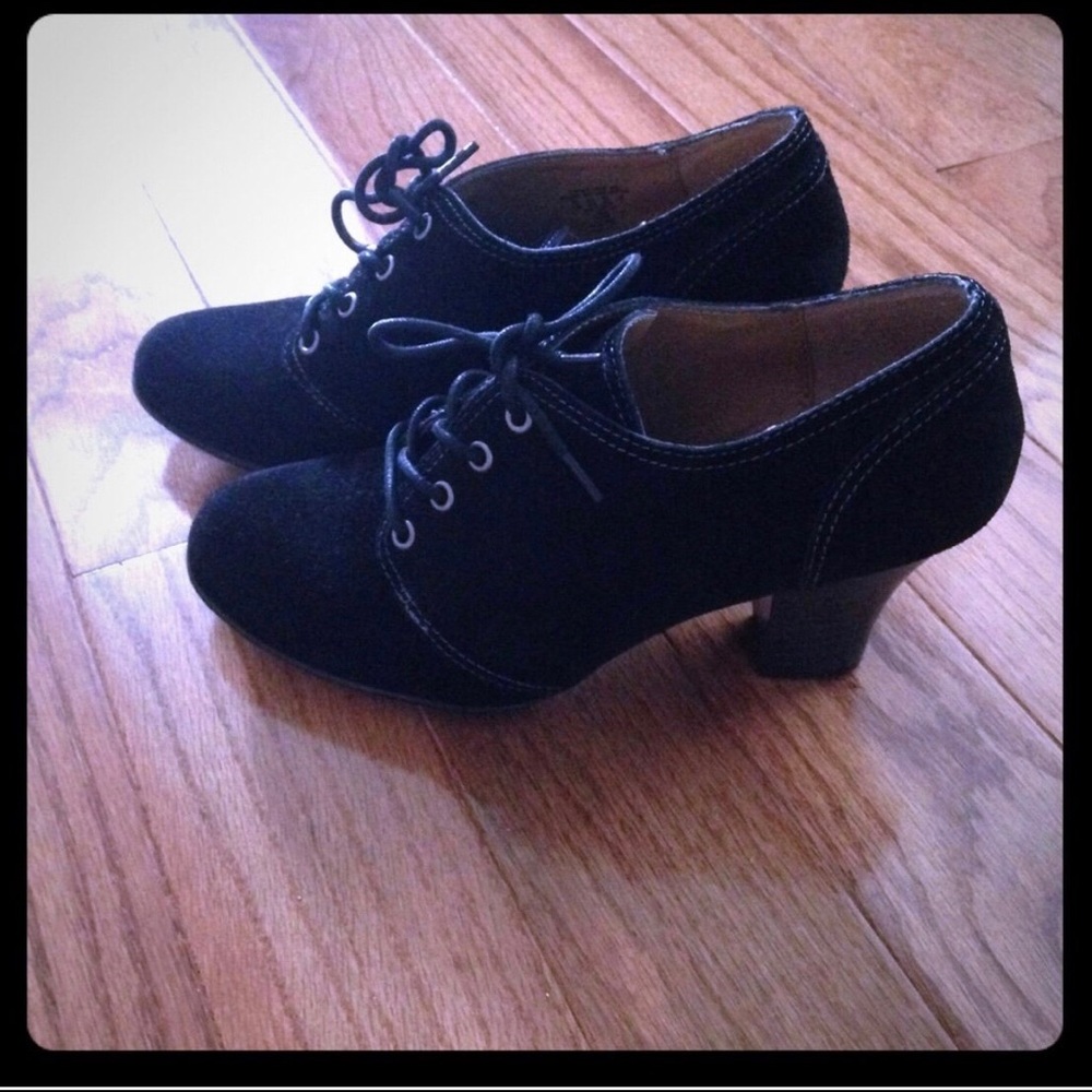 Black Lace-Up Suede Heeled Oxfords Retro Vintage Shooties Booties Size 8.5 or 8
